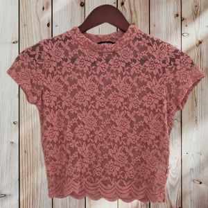 🦋Gently Used🦋 Ambiance Lace Crop Top Sz S